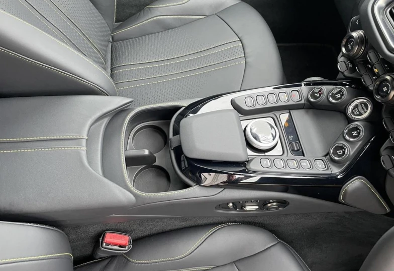 Aston Martin Vantage , 2024 - 21