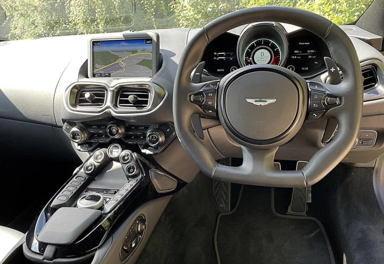 Aston Martin Vantage , 2024 - 12