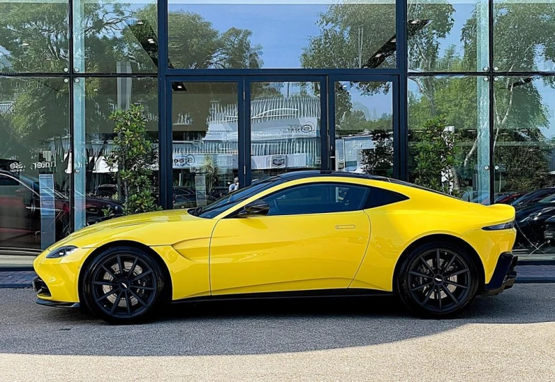Aston Martin Vantage , 2024 - 6