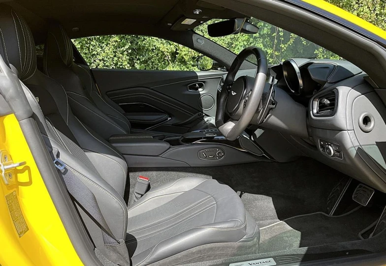 Aston Martin Vantage , 2024 - 11