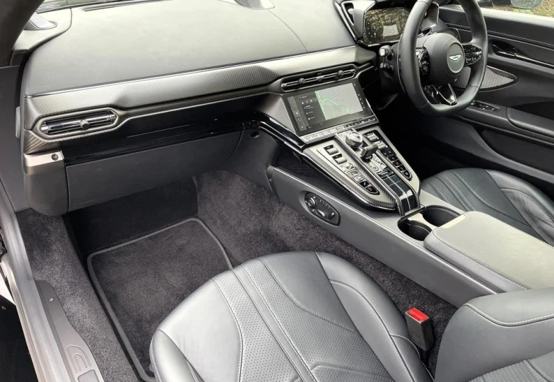 Aston Martin Vantage V8, 2024 - 2
