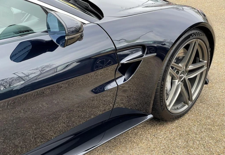 Aston Martin Vantage V8, 2024 - 37