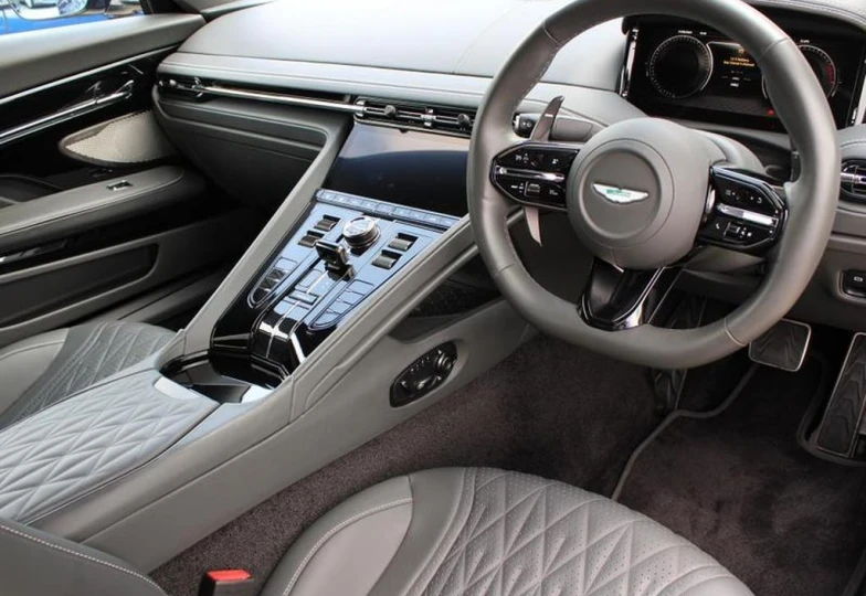 Aston Martin DB12 V8, 2023 - 14