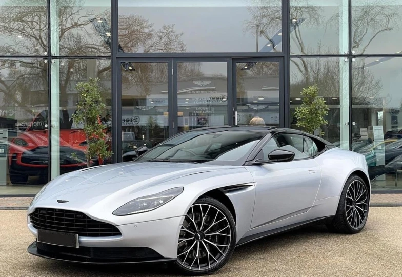 Aston Martin DB11 V8, 2023 - 10