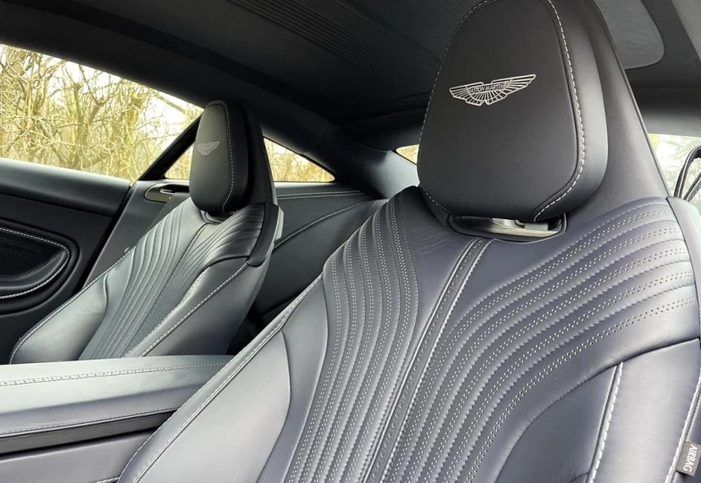 Aston Martin DB11 V8, 2023 - 21