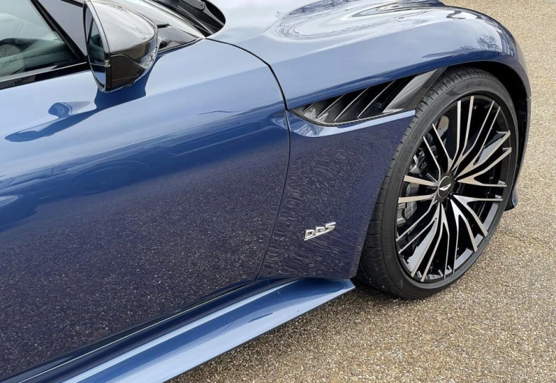 Aston Martin DBS V12 BiTurbo, 2023 - 46