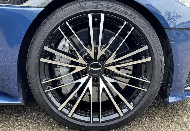 Aston Martin DBS V12 BiTurbo, 2023 - 47