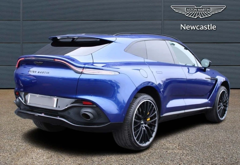 Aston Martin DBX V8 550, 2023 - 10