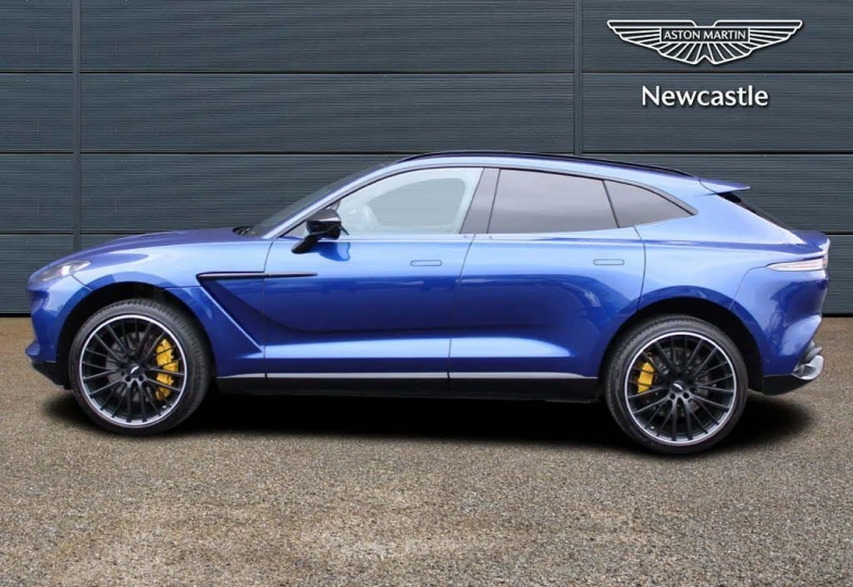 Aston Martin DBX V8 550, 2023 - 7