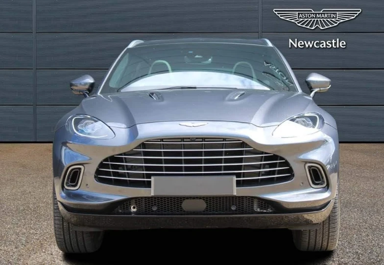 Aston Martin DBX V8, 2024 - 5