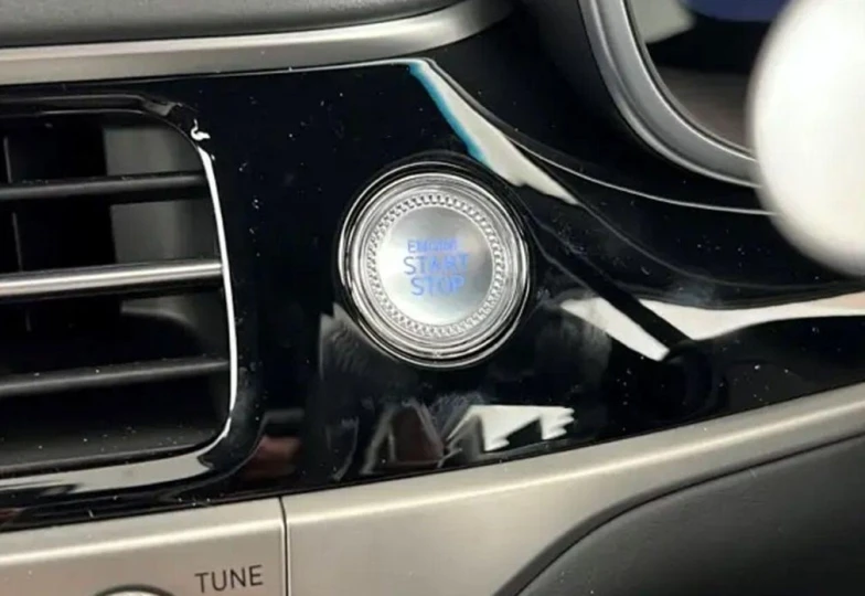 Genesis G70 Синий