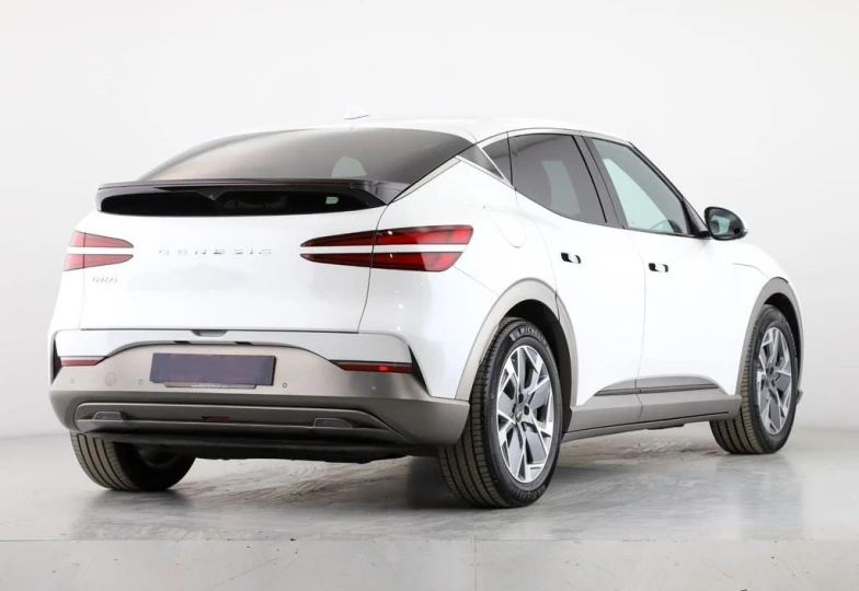 Genesis GV60 Белый