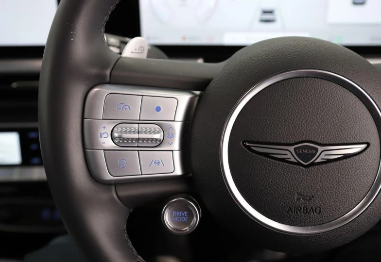 Genesis GV60 Белый