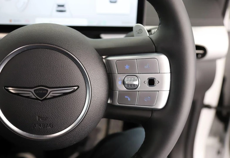 Genesis GV60 Белый
