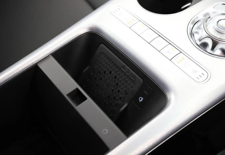 Genesis GV60 Белый