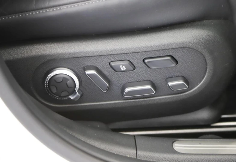 Genesis GV60 Белый