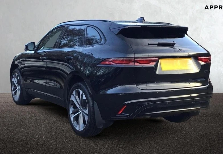 Jaguar F-Pace Черный