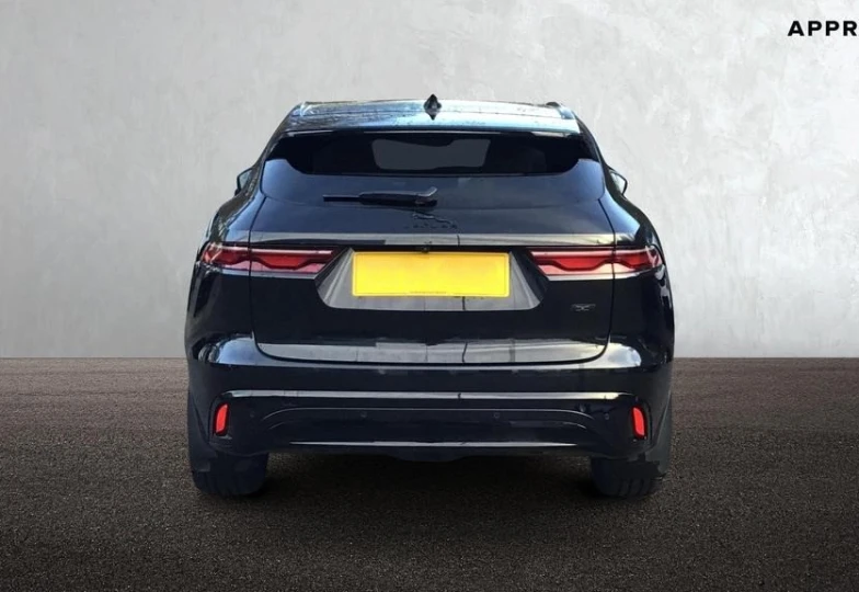 Jaguar F-Pace Черный