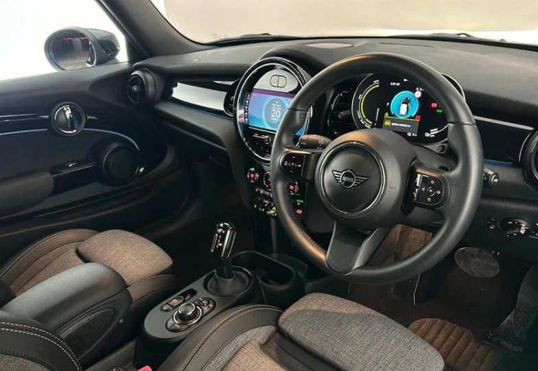 Mini Hatch Черный