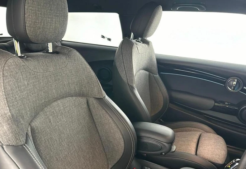 Mini Hatch Черный