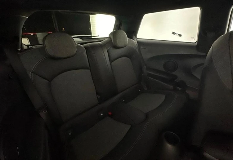 Mini Hatch Черный