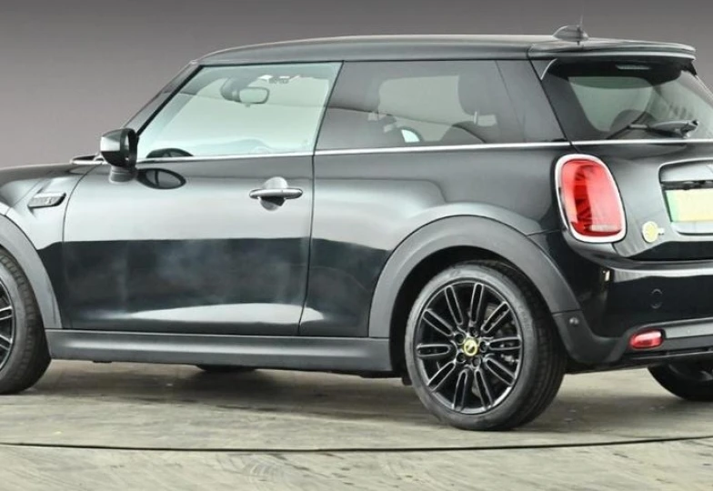 Mini Hatch Черный