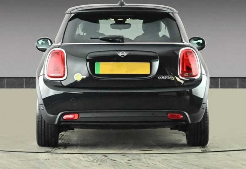 Mini Hatch Черный
