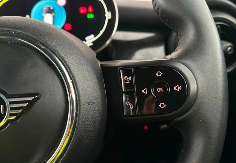 Mini Hatch Черный