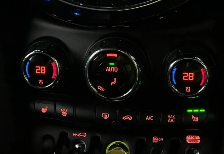 Mini Hatch Черный