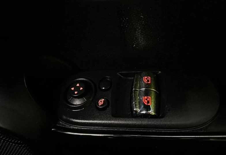 Mini Hatch Черный