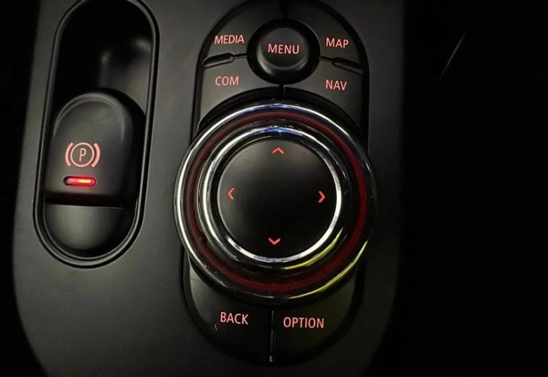 Mini Hatch Черный