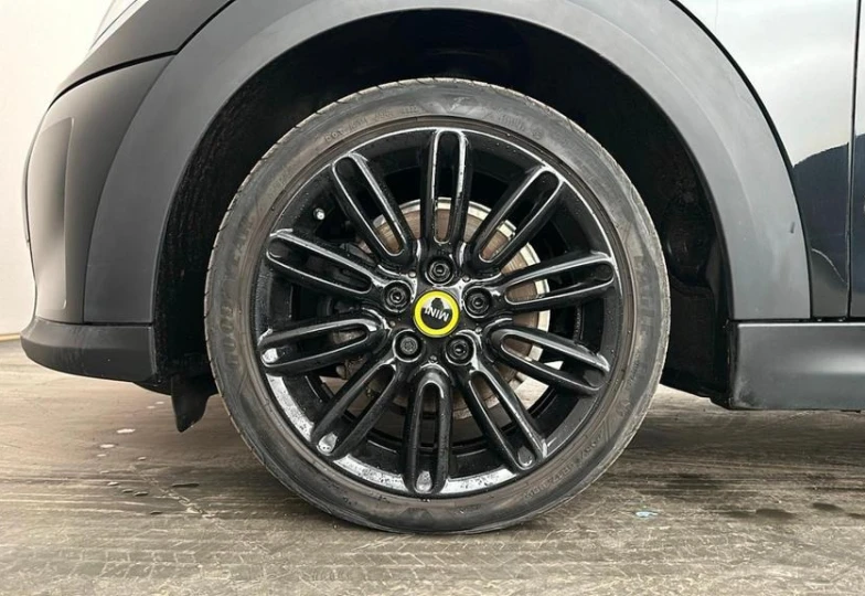 Mini Hatch Черный
