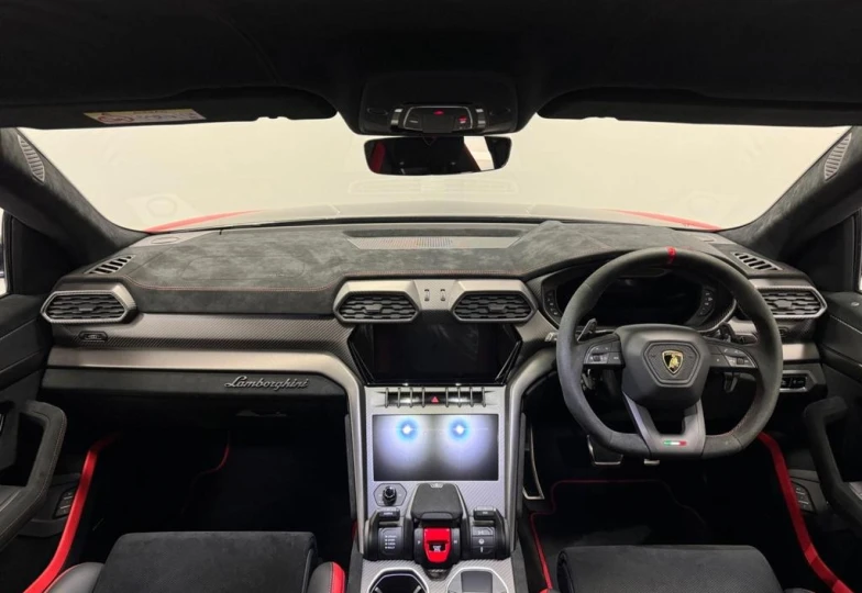 Lamborghini Urus Красный