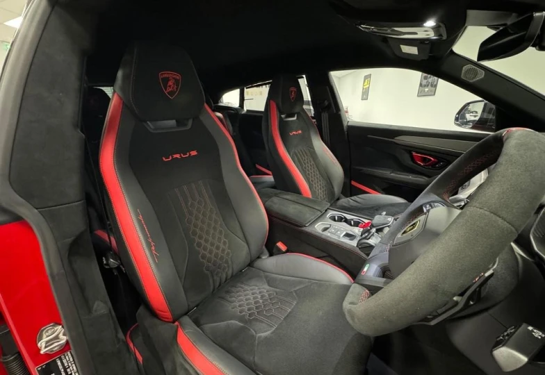 Lamborghini Urus Красный