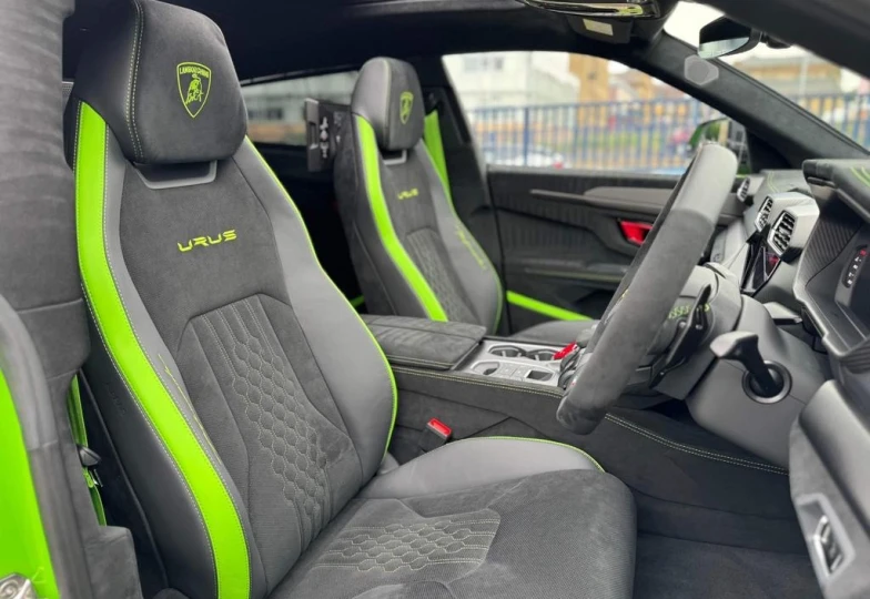 Lamborghini Urus Green