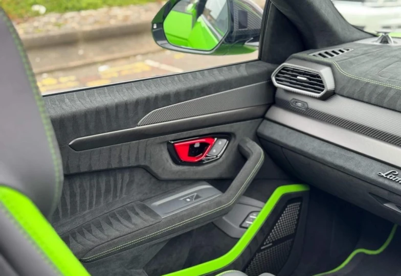 Lamborghini Urus Green