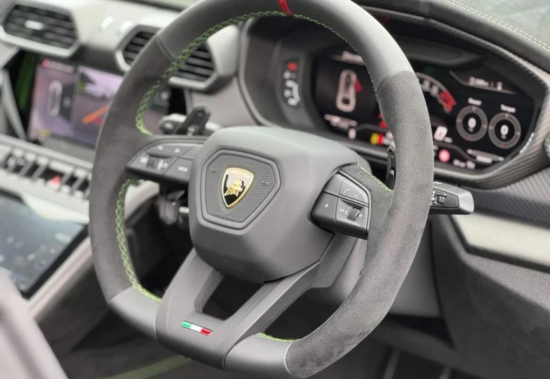 Lamborghini Urus Green