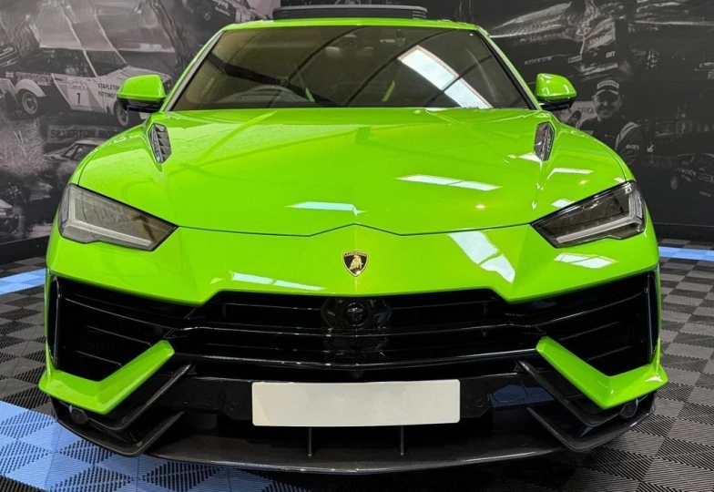 Lamborghini Urus Зеленый