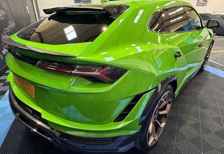 Lamborghini Urus Зеленый