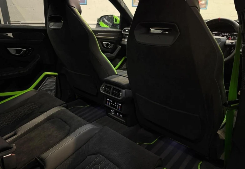 Lamborghini Urus Зеленый