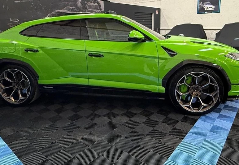 Lamborghini Urus Зеленый