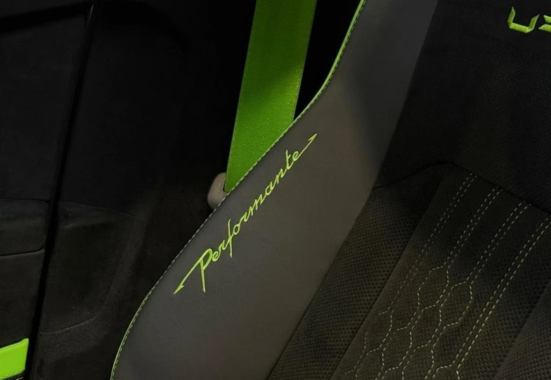 Lamborghini Urus Зеленый