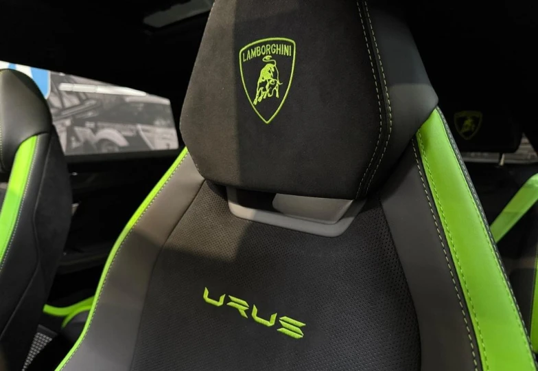 Lamborghini Urus Зеленый