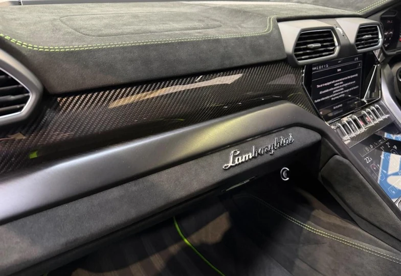 Lamborghini Urus Зеленый