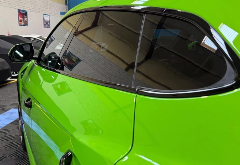 Lamborghini Urus Зеленый