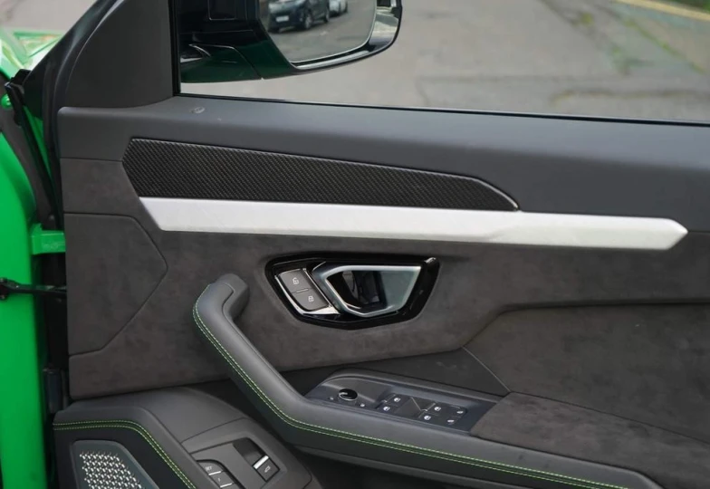 Lamborghini Urus Зеленый