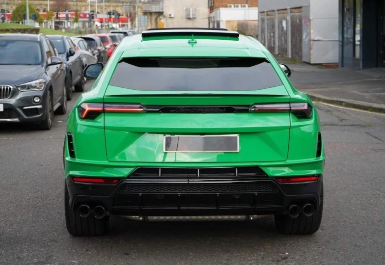 Lamborghini Urus Зеленый