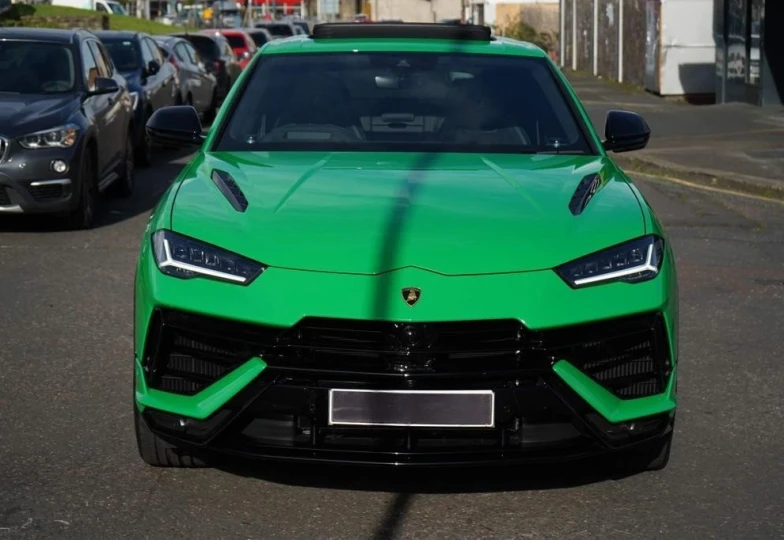 Lamborghini Urus Зеленый