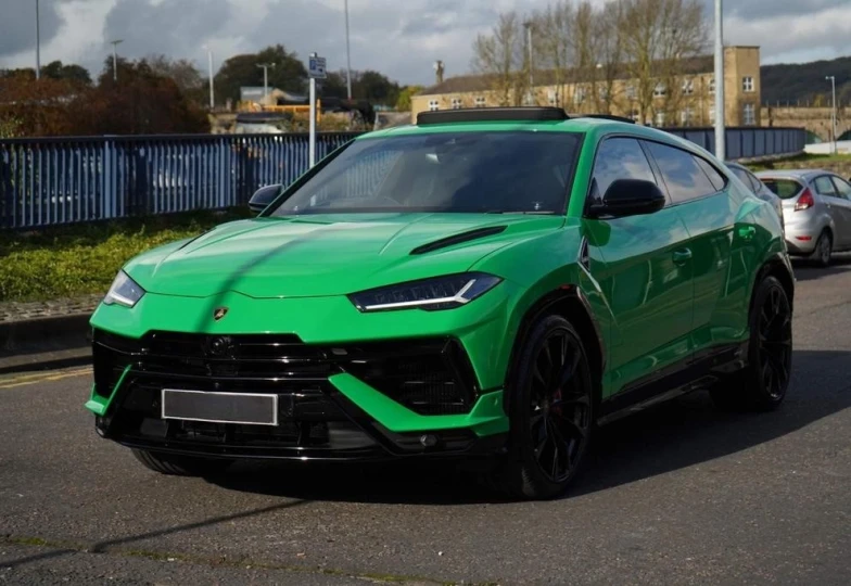 Lamborghini Urus Зеленый