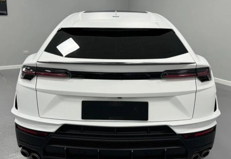 Lamborghini Urus White